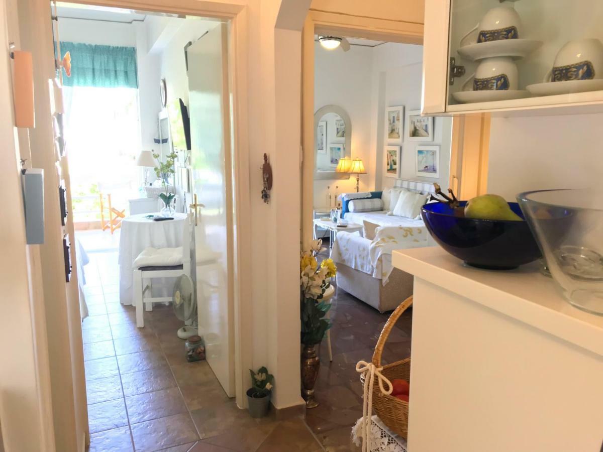 Kerry'S Cosy Apartment Vari  Bagian luar foto